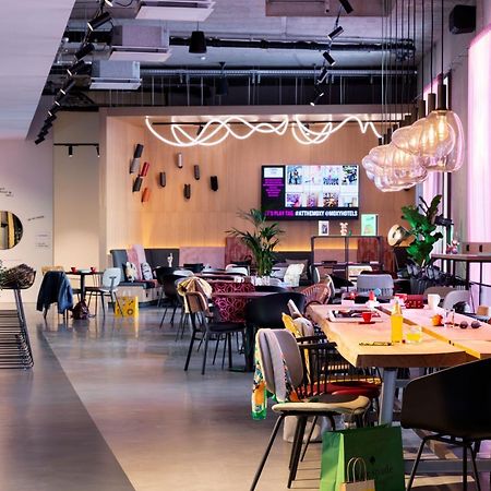 Moxy Outletcity Metzingen メッツィンゲン エクステリア 写真