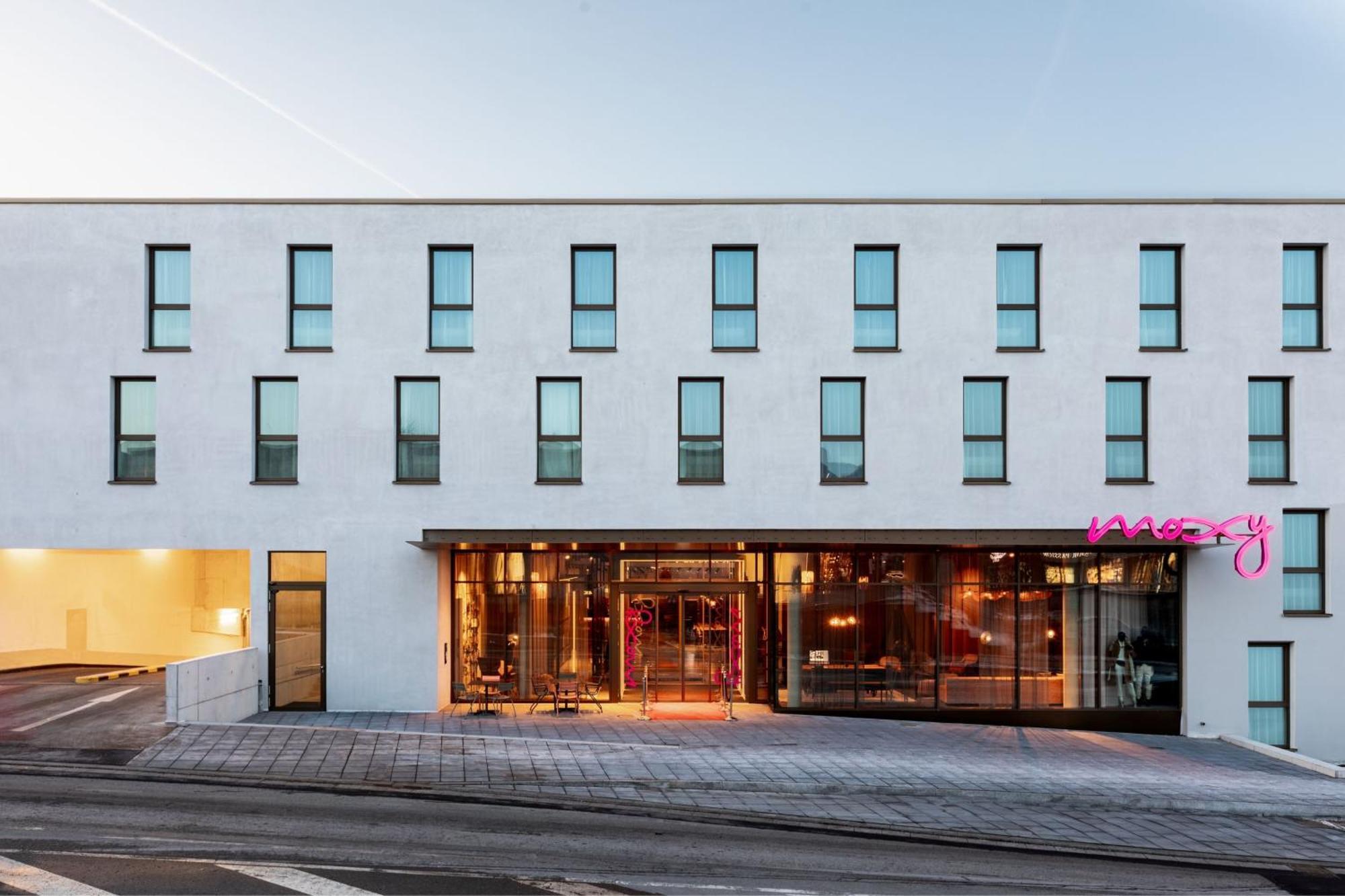 Moxy Outletcity Metzingen メッツィンゲン エクステリア 写真
