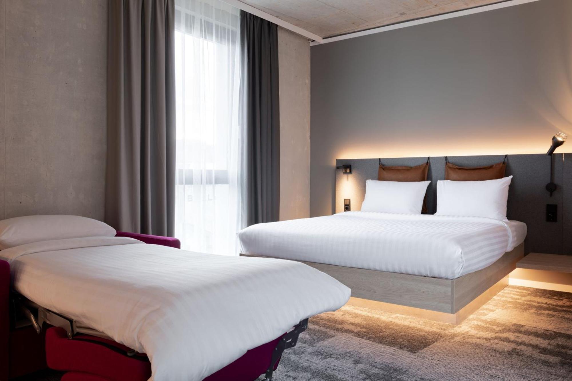 Moxy Outletcity Metzingen メッツィンゲン エクステリア 写真
