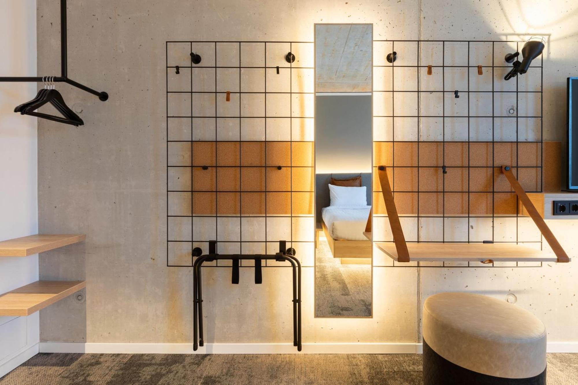Moxy Outletcity Metzingen メッツィンゲン エクステリア 写真