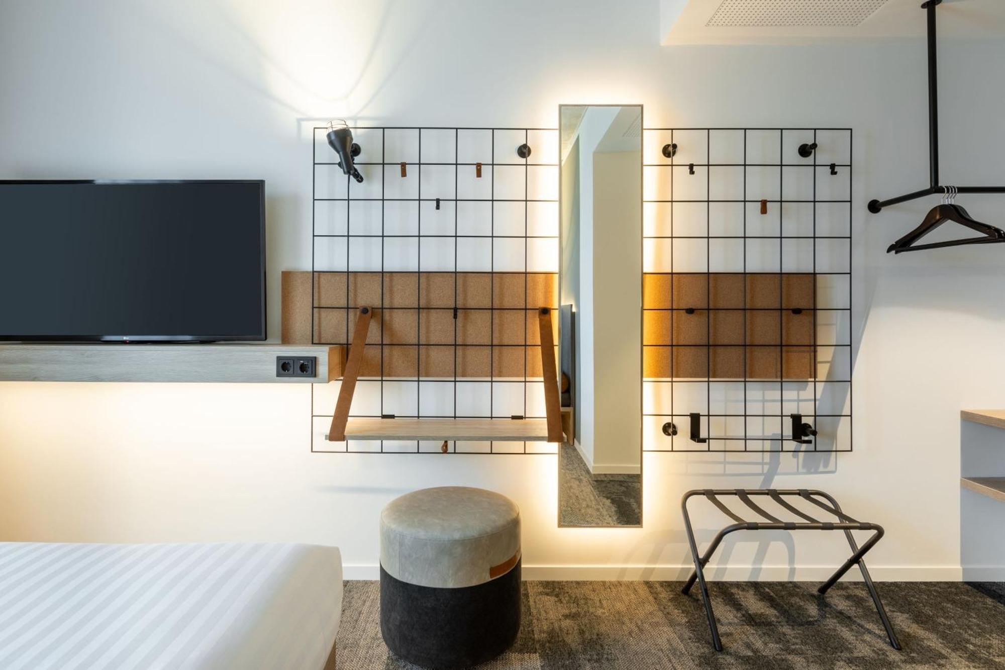 Moxy Outletcity Metzingen メッツィンゲン エクステリア 写真