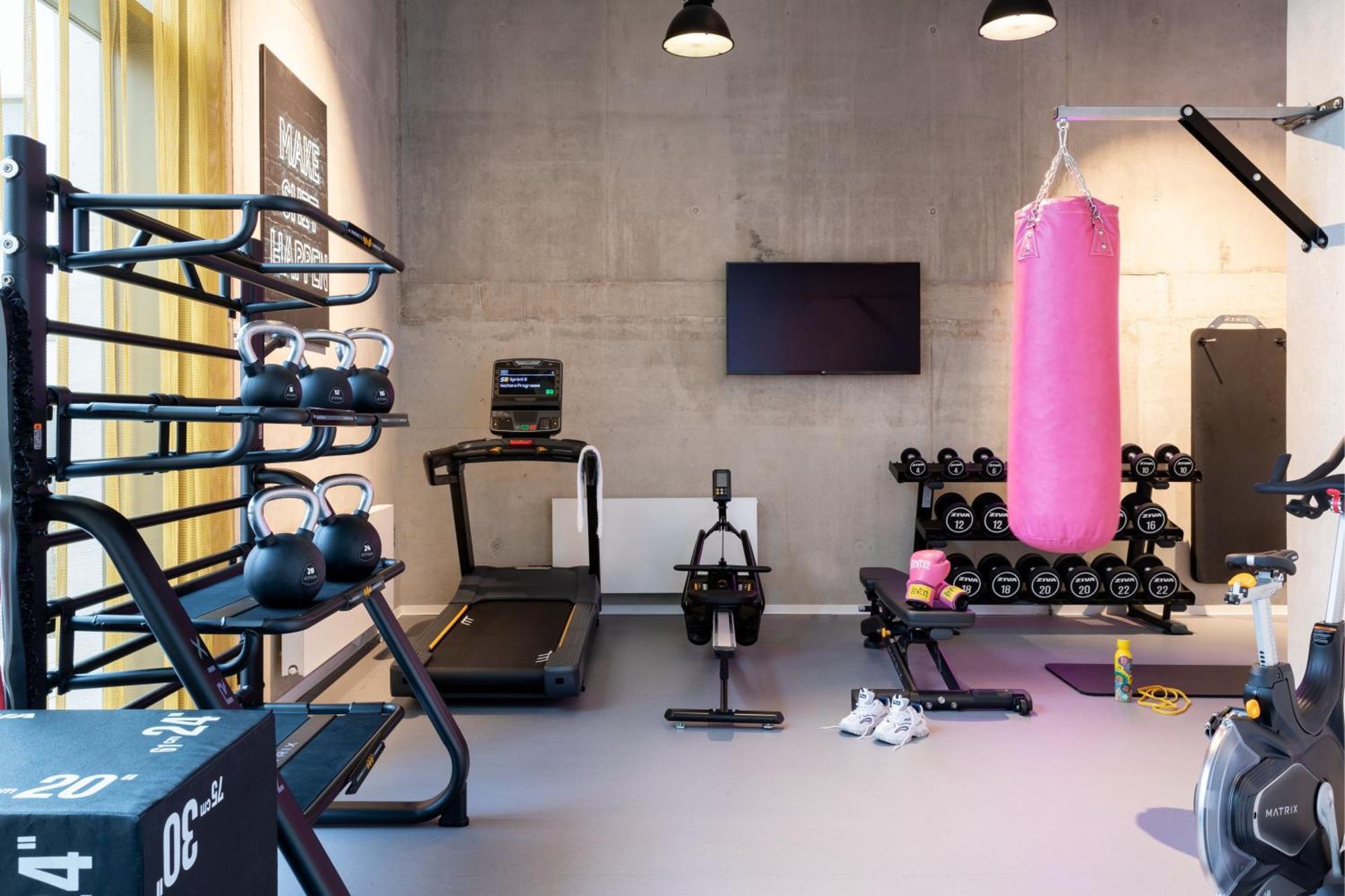 Moxy Outletcity Metzingen メッツィンゲン エクステリア 写真