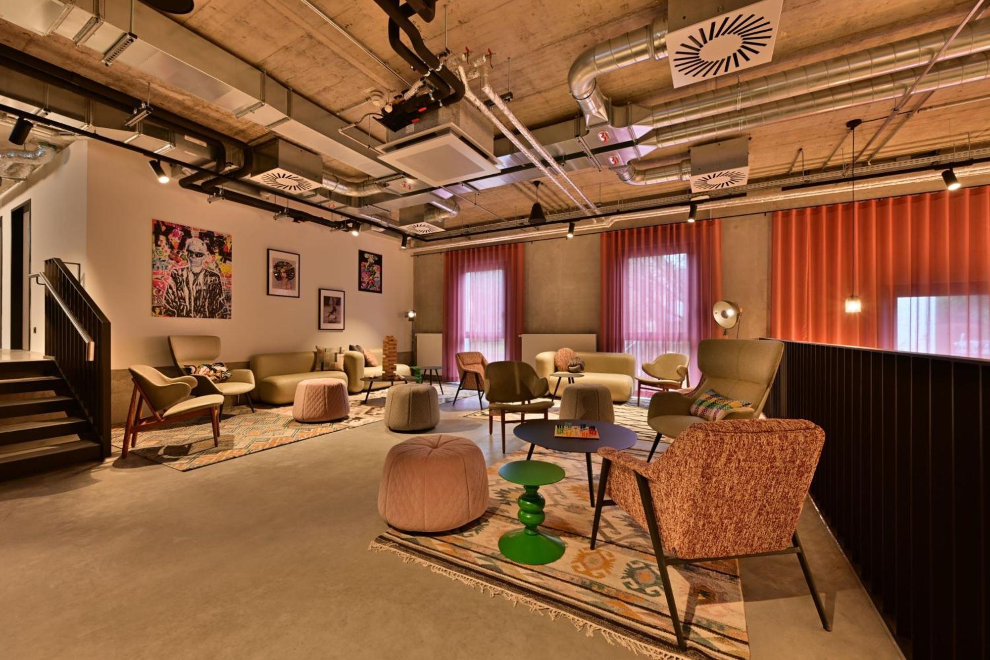 Moxy Outletcity Metzingen メッツィンゲン エクステリア 写真